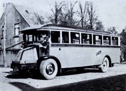 Latil autobus N-16225 was bus nr. 11 van de E.M.A.